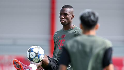 Nicolas Jackson in Aktion beim Training vor dem Wiedersehen mit Chelsea.