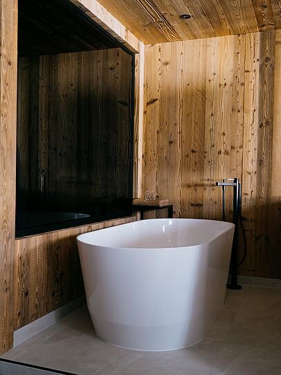 Freistehende Badewanne im Studio Deluxe.