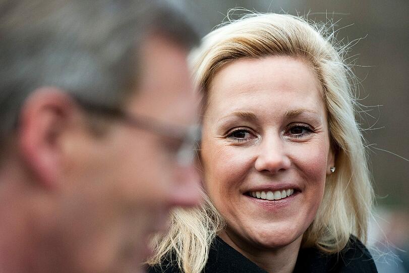 Hintergrund ist ein privater Kreditvertrag aus dem Jahr 2008, der
laut Wulff mit der Ehefrau des befreundeten Unternehmers Egon
Geerkens geschlossen wurde.