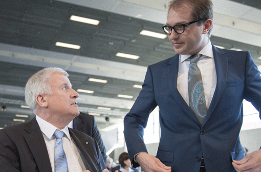 Seehofer und Dobrindt beim Kleinen Parteitag der CSU am Samstag in München.