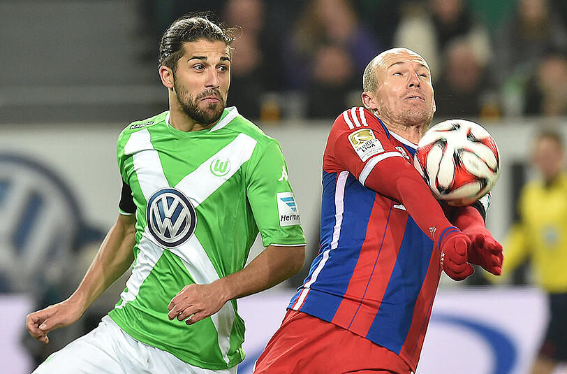 Bald im gleichen Trikot auf dem Platz? Wolfsburgs Ricardo Rodriguez (l.) und Bayerns Arjen Robben.