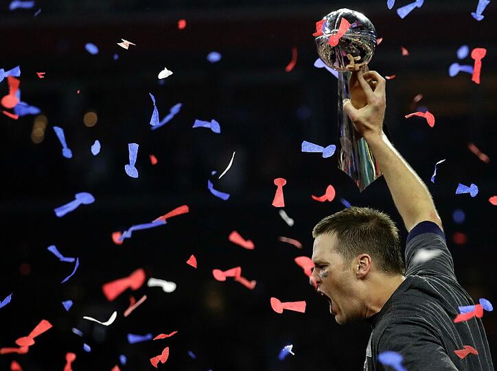 Quarterback Tom Brady ist mit seinem fünften Titel der erfolgreichste Footballer aller Zeiten.