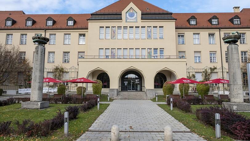 Das Haus 20, in dem der Eingang untergebracht ist.