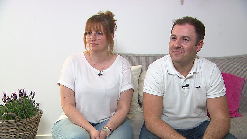 Katrin und Tim sind gr&ouml;&szlig;tenteils mit dem Dinner zufrieden.