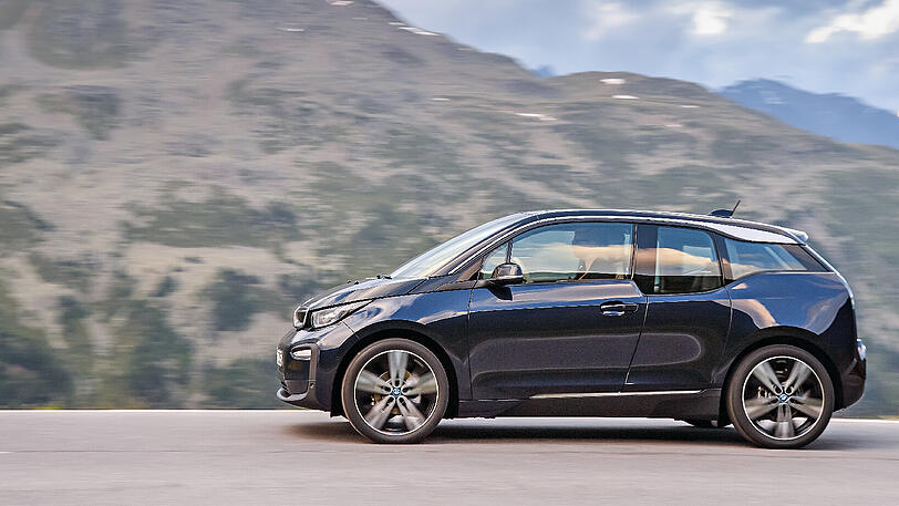 Der normale i3 hat einen 170 PS starken Elektromotor und eine neue 33 kWh-Batterie.