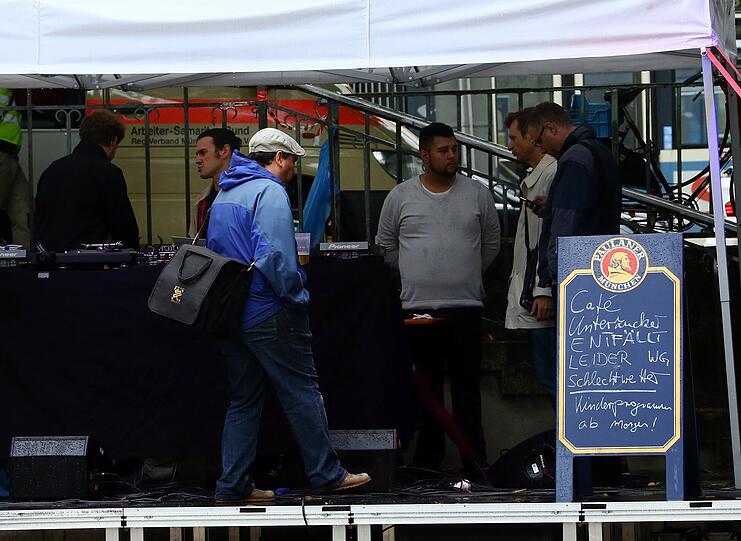 Das Isarinselfest trotzt dem nasskalten Herbstanfang - die Bilder vom Wochenende zum Durchklicken.