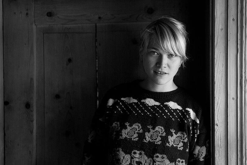 Die Songwriterin Theresa Chanson.