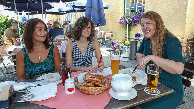 Die Wahl-Münchnerin im Gespräch mit den beiden AZ-Redakteurinnen Irene Kleber (l.) und Anja Perkuhn.