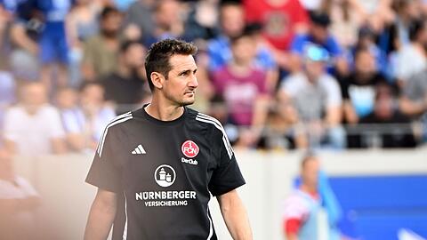 Miroslav Klose erlebt bei seinem Trainerdebüt in der 2. Bundesliga eine böse Überraschung.