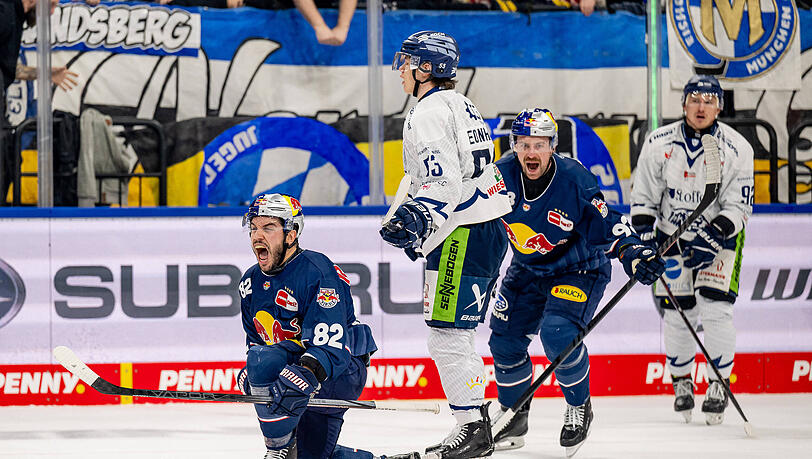 Chris DeSousa (l.) bejubelt sein Tor zum 1:0 &ndash; er sollte noich zwei weitere gegen die Niederbayern erzielen.