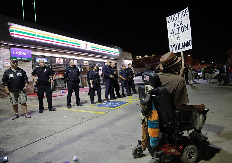 In Dallas wurden mehrere Polizisten bei einem Scharfschützen-Angriff getötet.
