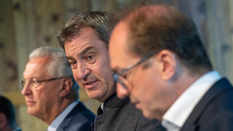 Der Kurs des neuen Bundesinnenministers Alexander Dobrindt wird von seinen CSU-Parteifreunden in Bayern ausdrücklich unterstützt. Im Freistaat intensiviert deshalb auch die bayerische Grenzpolizei ihre Kontrollen. (Archivbild)
