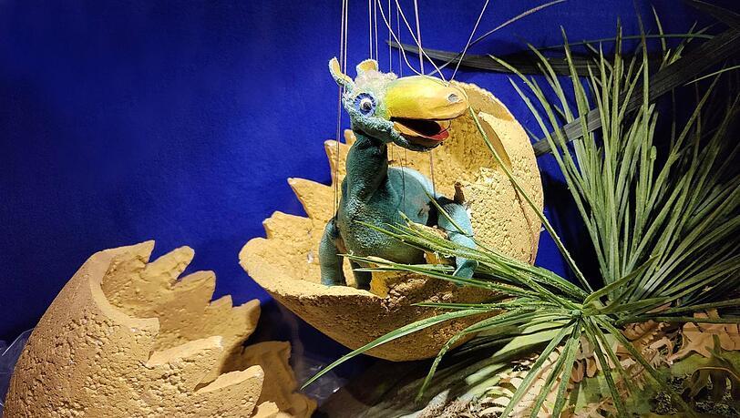 Karten für die Augsburger Puppenkiste sind schwer zu bekommen. Aber es gibt auch ein Museum, wo man Urmel aus dem Eis bewundern kann.