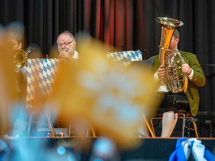 Eine Kapelle für die Freien Wähler in der Deggendorfer Stadthalle.