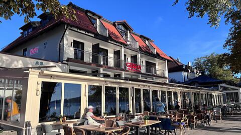 Blick von der Promenade auf das neue Geisha-Lokal in Herrsching, und dahinter das neu er&ouml;ffnete Hotel mit dem Namen Luma.