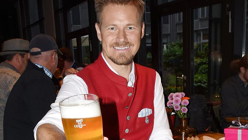 Gregor Teicher. Gregor Teicher.
