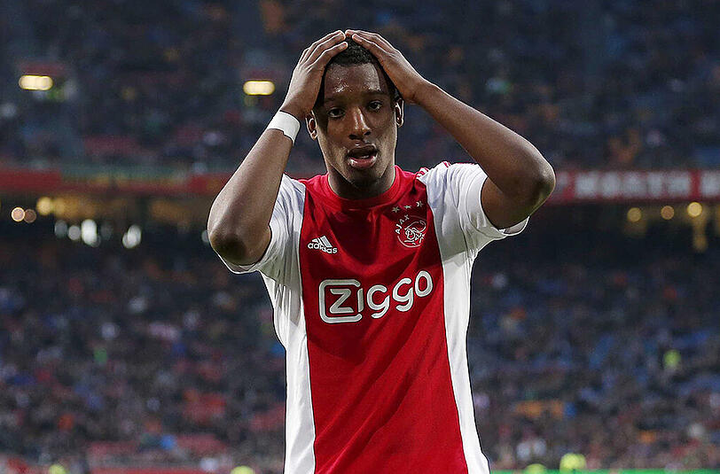 Kommt für zwölf Millionen Euro Ablöse von Ajax Amsterdam zum VfL Wolfsburg: Riechedly Bazoer.