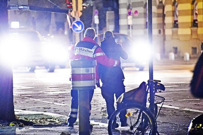 Der Fahrer mußte von einem Kriseninterventionsteam betreut werden.