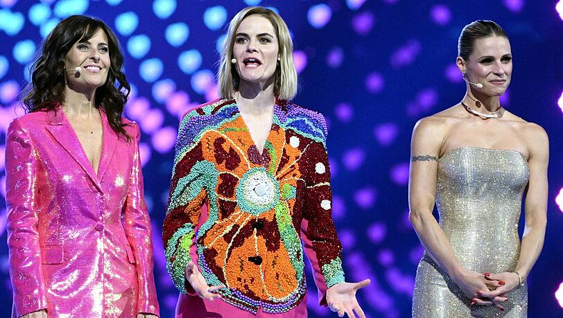 Sandra Studer, Hazel Brugger und Michelle Hunziker führten am Freitagabend durch das Juryfinale vom ESC. Die Show ist die Generalprobe vor dem großen Live-Finale am Samstag.