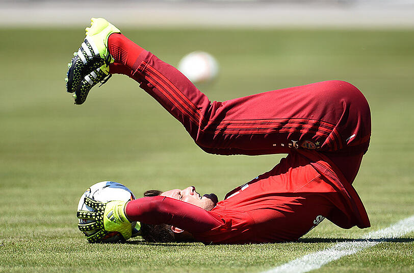 Mal raus aus dem Trainingstrott: Sven Ulreich hofft auf im Spiel in Zagreb auf sein Champions-League-Debüt.