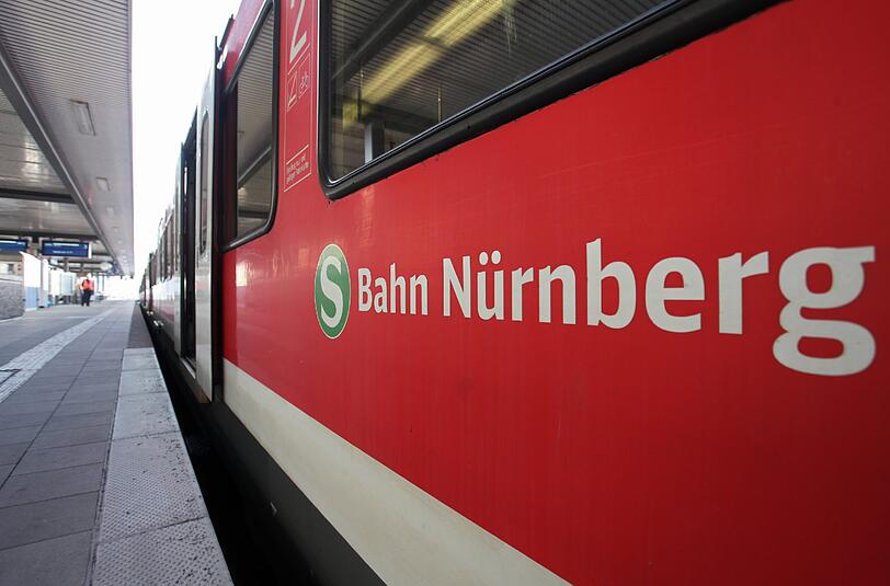Die Bayerische Eisenbahngesellschaft hatte mitgeteilt, dass die britische National Express Rail GmbH den Zuschlag für den Betrieb des S-Bahn-Verkehrs im Großraum Nürnberg erhalten soll.
