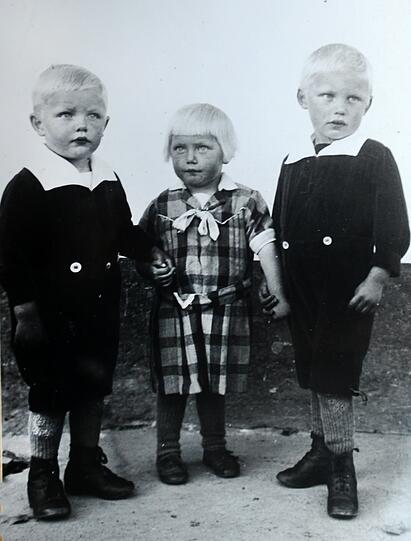 Noch ganz klein: Schorsch (r.) mit Schwester Paula und Bruder Josef.