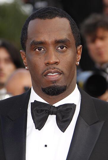 Rapper Sean "Diddy" Combs landet auf Platz eins und verdiente geschätzte 130 Millionen Dollar (116 Millionen Euro). Mehr als die Hälfte des Gewinns kommt dabei aus seiner Modefirma.