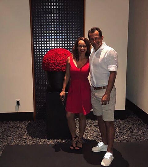 Sportdirektor Hasan Salihamidzic genießt die freie Zeit im Urlaub mit seiner Frau Esther.