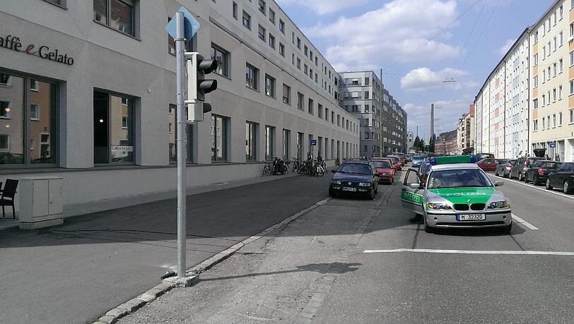 Sieht in der Theorie ganz gut aus, funktioniert nur leider nicht und am Sonnstag war die Ampel vom ZDF auch schon wieder weg. Sieht in der Theorie ganz gut aus, funktioniert nur leider nicht und am Sonnstag war die Ampel vom ZDF auch schon wieder weg.