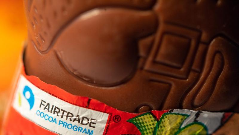 Immer mehr Schokoladenhersteller zeichnen ihre Produkte mit Labeln aus, die die Nachhaltigkeit des verwendeten Kakaos belegen sollen. Immer mehr Schokoladenhersteller zeichnen ihre Produkte mit Labeln aus, die die Nachhaltigkeit des verwendeten Kakaos belegen sollen.