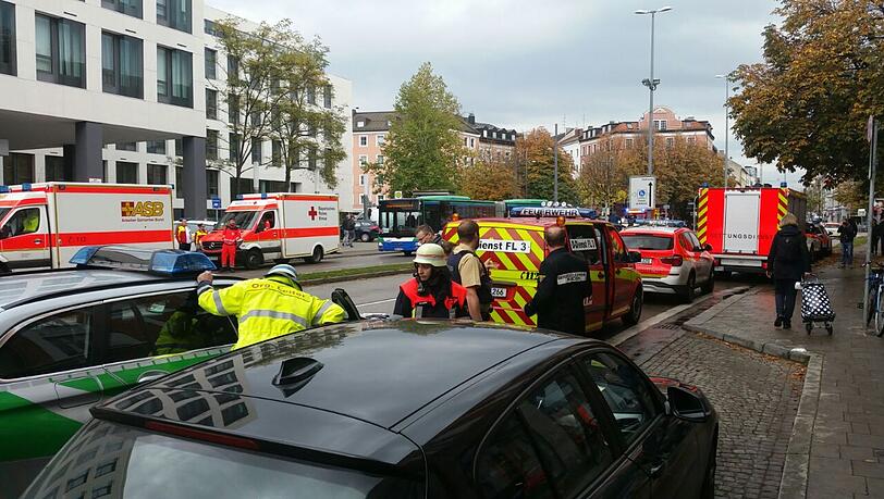 Die Bilder vom Einsatz nach der Messerattacke. Die Bilder vom Einsatz nach der Messerattacke.