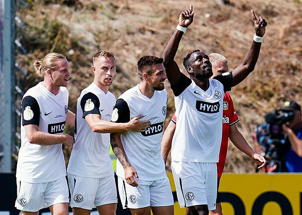 Vorsicht Löwen – die SV Elversberg weiß, wie man jubelt. Am Wochenende gibt es das Spitzenspiel der dritten Liga Vorsicht Löwen – die SV Elversberg weiß, wie man jubelt. Am Wochenende gibt es das Spitzenspiel der dritten Liga