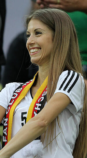 Die schöne Cathy Fischer ist mit Mats Hummels zusammen.