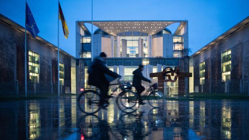 Die Spitzen von CDU/CSU und SPD vereinbarten eine milliardenschwere Unterstützung für Familien, Geringverdiener, Unternehmen, Gastronomie und Kultur.