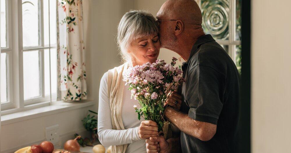 Wie-Sex-und-Z-rtlichkeit-auch-jenseits-der-50-lebendig-sein-k-nnen