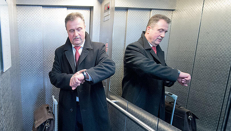 Die Zeit läuft. Gibt es einen neuen Streik? Die GDL (hier der Vorsitzende Claus Weselsky) ist durchaus zu einem erneuten Bahnstreik bereit. Die Zeit läuft. Gibt es einen neuen Streik? Die GDL (hier der Vorsitzende Claus Weselsky) ist durchaus zu einem erneuten Bahnstreik bereit.