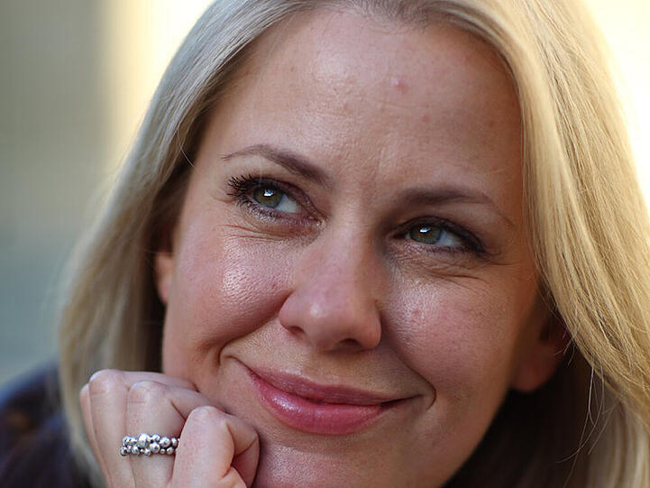 Anke Greifeneder: In ihrem neuen Buch hat sie die Hauptfigur ins Kloster geschickt