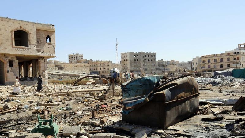Das Bomben nimmt kein Ende: Trümmerwüste in der jemenitischen Hauptstadt Sanaa. Das Bomben nimmt kein Ende: Trümmerwüste in der jemenitischen Hauptstadt Sanaa.