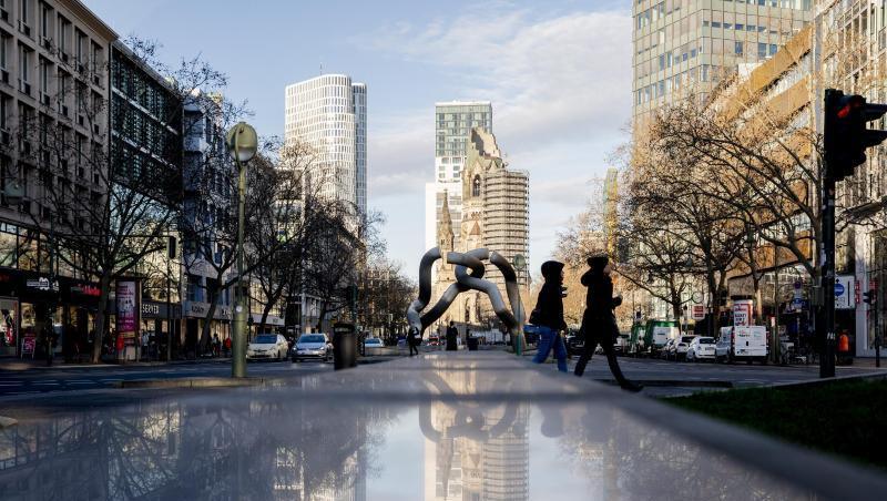 Die Skulptur"Berlin" von Brigitte und Martin Matschinsky-Denninghoff.