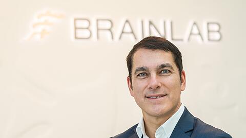 Brainlab-Gründer Stefan Vilsmeier im Jahr 2021. Nun hat das Unternehmen seinen Börsengang kurzfristig abgeblasen. (Archiv)