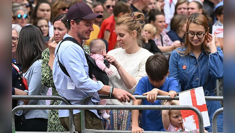 Prinzessin Beatrice feierte mit ihrer Familie den Erfolg des englischen Frauen-Fußballteams in London.