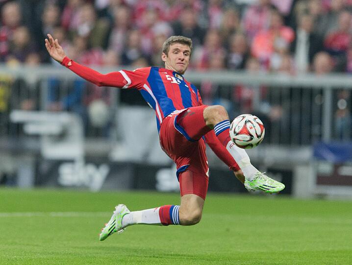 Thomas Müller - NOTE 3 - Wieder als zweite Spitze eingesetzt. Vergab zweimal artistisch. Scheitert bei Bayerns kurz nach dem Rückstand an Weidenfeller.