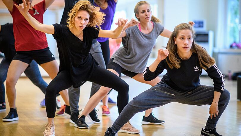 Bei der "Nikita Dance Crew" tanzen Gehörlose, Schwerhörige und Hörende gemeinsam.