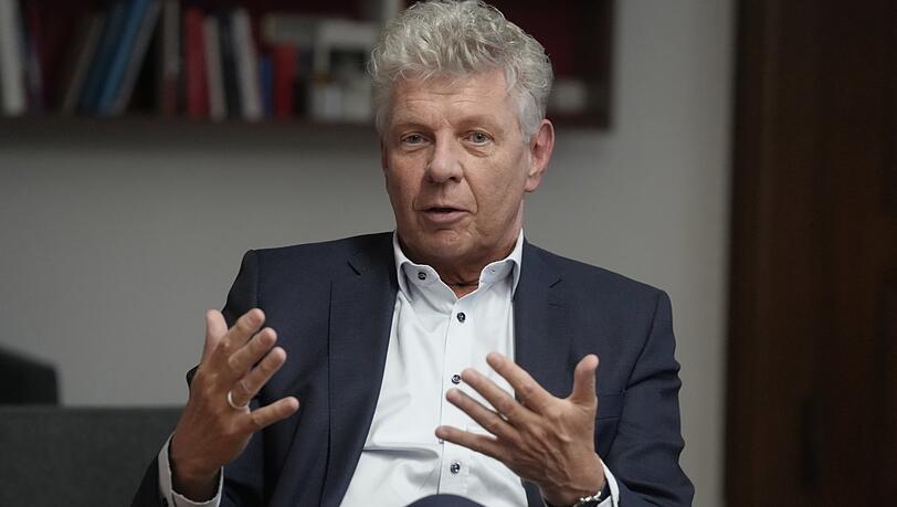 Oberbürgermeister Dieter Reiter (SPD) bekommt gerade viele Briefe von verzweifelten Eltern, die nicht wissen, ob sie sich die Kinderbetreuung noch leisten können.