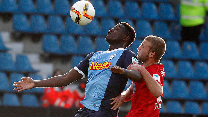 Peniel Mlapa verlängert beim VfL Bochum. Peniel Mlapa verlängert beim VfL Bochum.