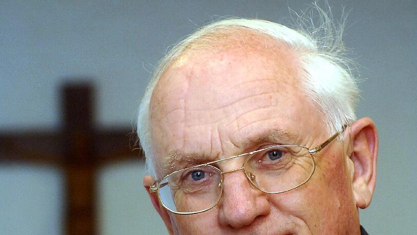 Pater Eberhard von Gemmingen SJ, Referent beim Münchner Bildungswerk, spricht am Mittwoch, 26. März 2014, über die Frage „Wie steht es um „Mutter Kirche“?“ Pater Eberhard von Gemmingen SJ, Referent beim Münchner Bildungswerk, spricht am Mittwoch, 26. März 2014, über die Frage „Wie steht es um „Mutter Kirche“?“
