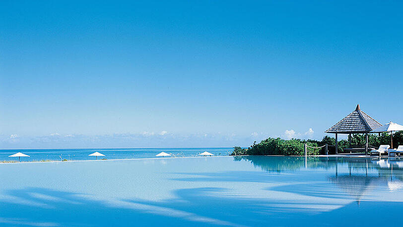Der Infinitypool des Luxusresorts Parrot Cay Der Infinitypool des Luxusresorts Parrot Cay