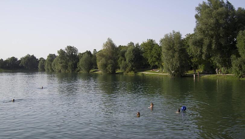Rund um den Heimstettener See gibt es viel alten Baumbestand. Rund um den Heimstettener See gibt es viel alten Baumbestand.