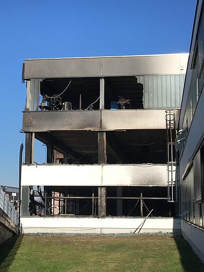 Das Depot nach dem Brand am Mittwochabend.