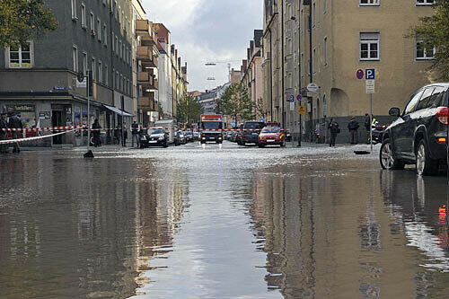 Land unter in Sendling - Ein gebrochenes Wasserrohr ist schuld